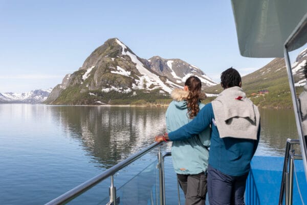 to som er på båttur med gjendebåtene over gjende før de skal gå fjelltur